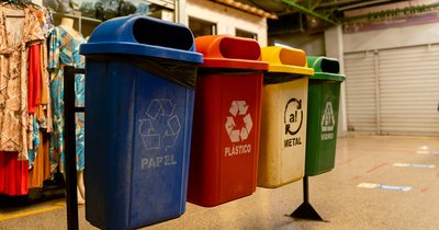Recykling ubrań - gdzie i jak oddać niepotrzebne ciuchy?