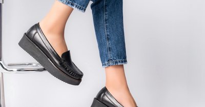 Najwygodniejsze buty do pracy dla kobiet - przewodnik zakupowy