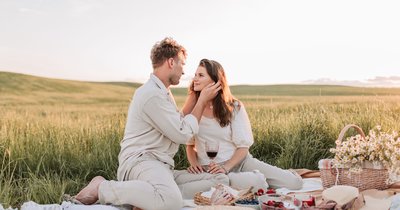 Randka na pikniku latem - stylowe i wygodne propozycje